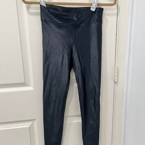 Koral size small lustrous black leggings